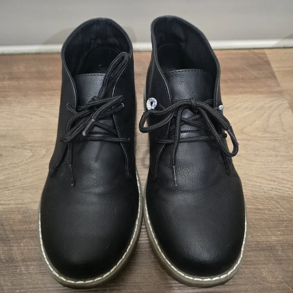 The Children's Place Black Dress Shoes - Picture 2 of 10